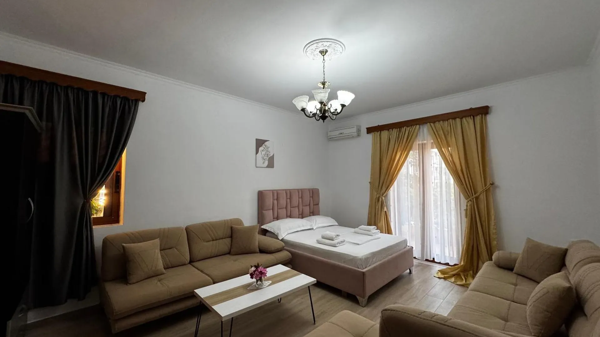 Vila Laura Ksamil Albania